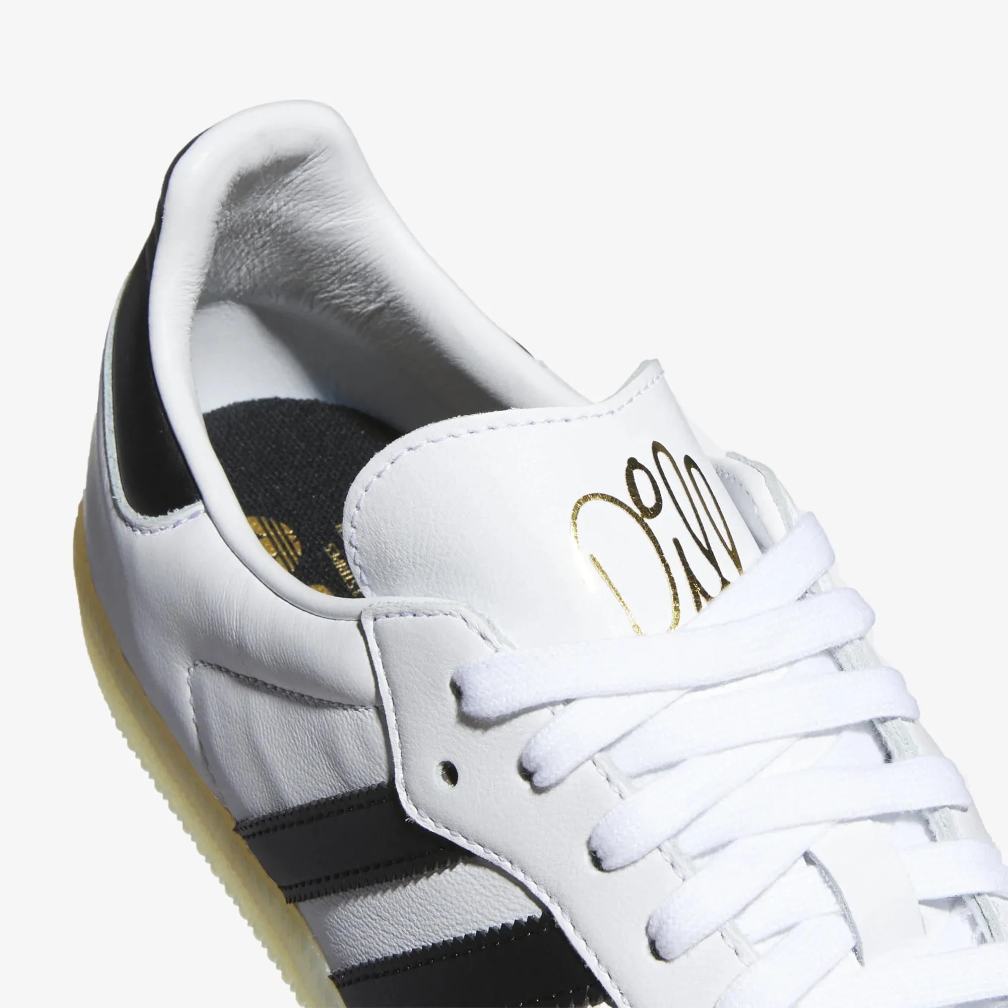 DILL SAMBA 'CLOUD WHITE/CORE BLACK/GOLD METALLIC'