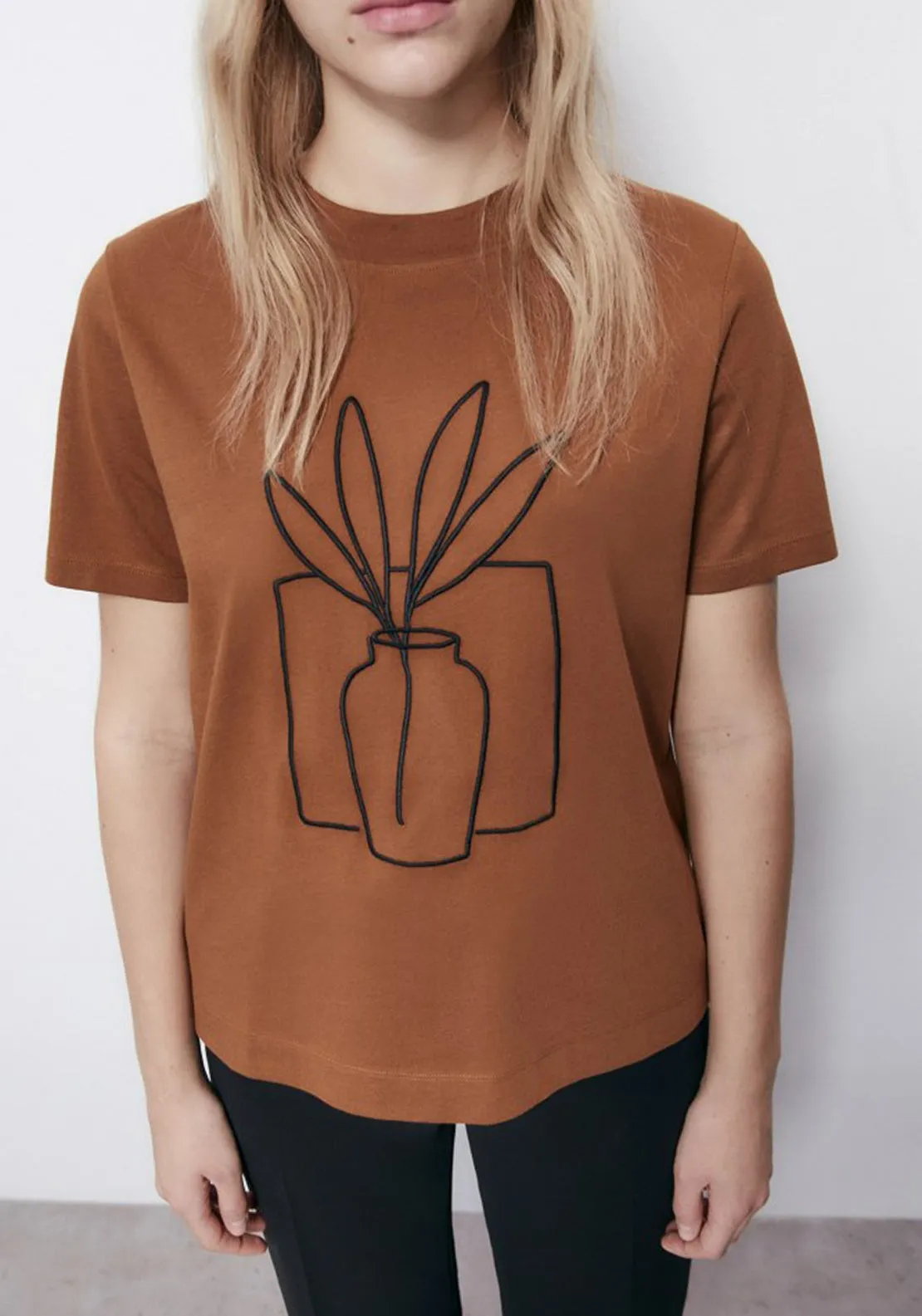 Embroidered silhouette T-shirt