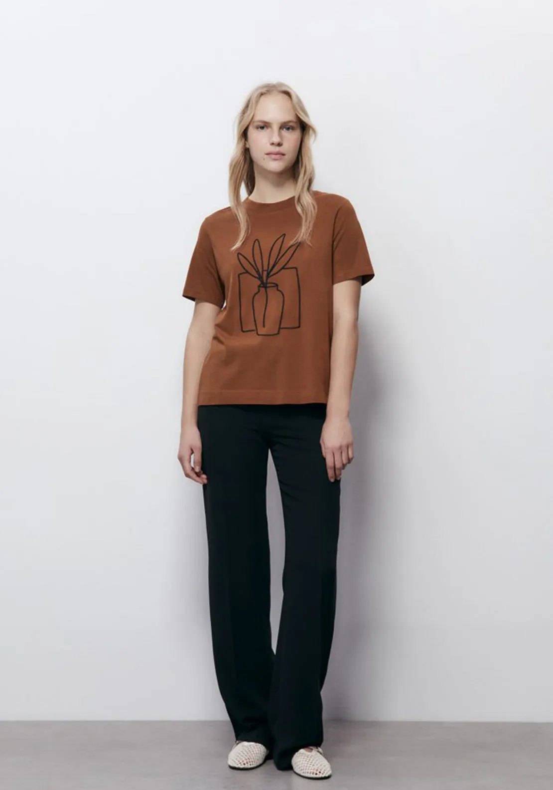 Embroidered silhouette T-shirt