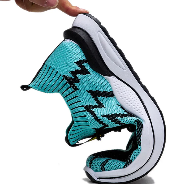 Men Breathable Flyknit Sneakers 