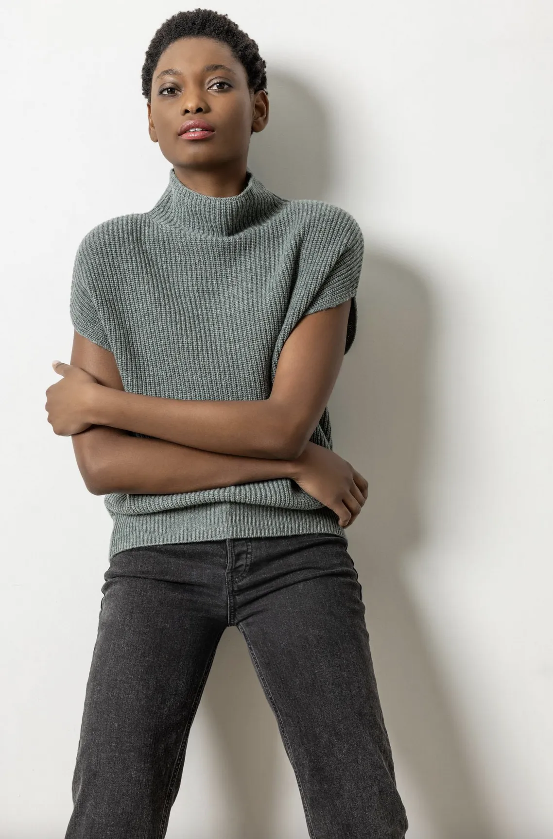 RIBBED FUNNEL NECK SWEATER