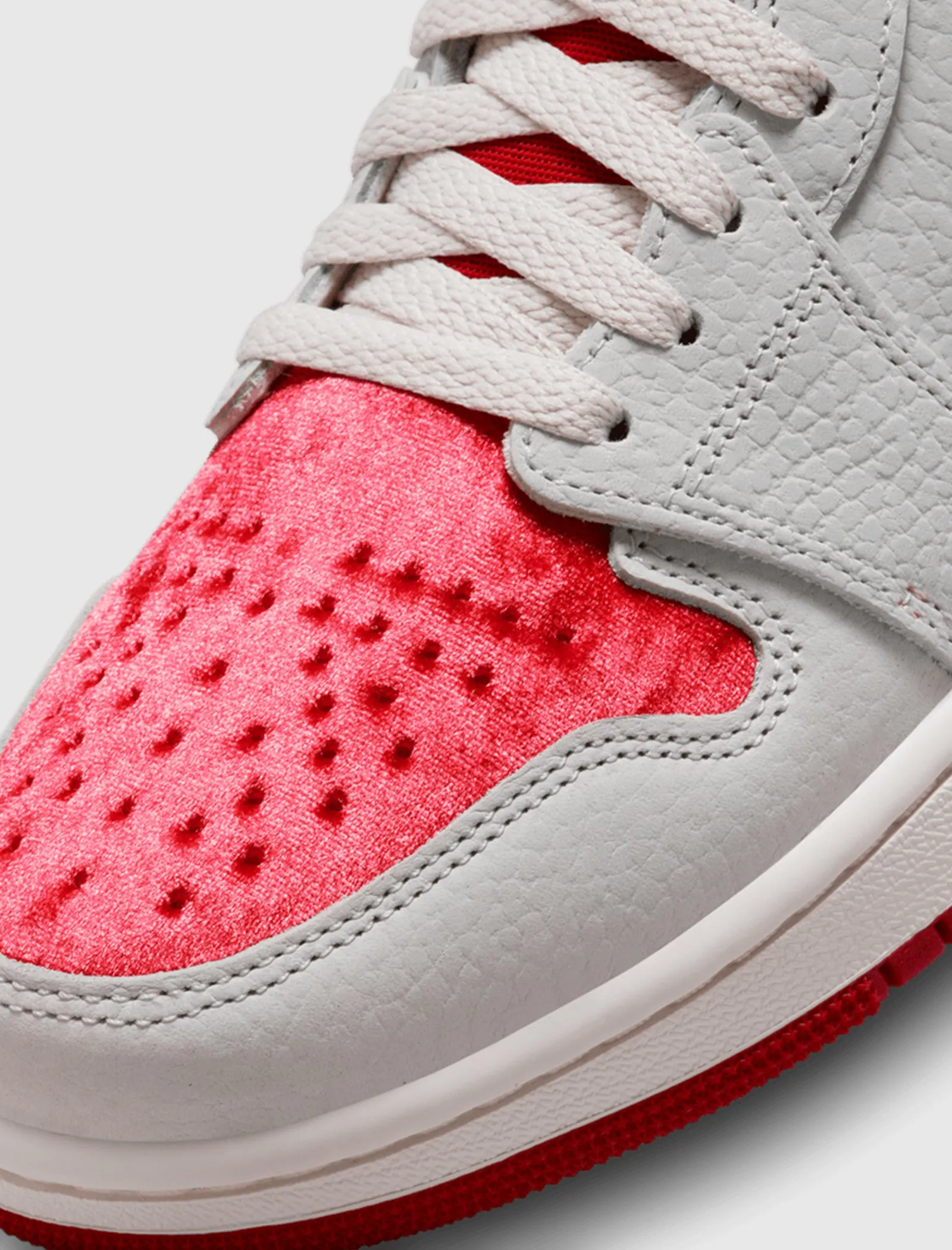 WOMEN'S AIR JORDAN 1 ZOOM CMFT 2 VALENTINES DAY